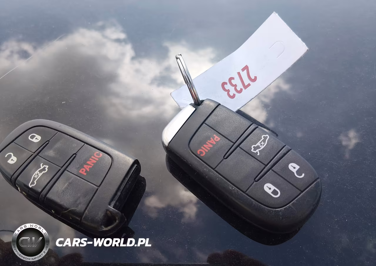 2018 Dodge Challenger Sxt VIN:2C3CDZAG7JH321679 - 11