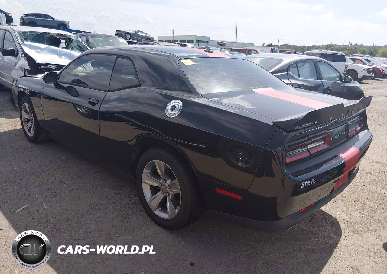 2018 Dodge Challenger Sxt VIN:2C3CDZAG7JH321679 - 3