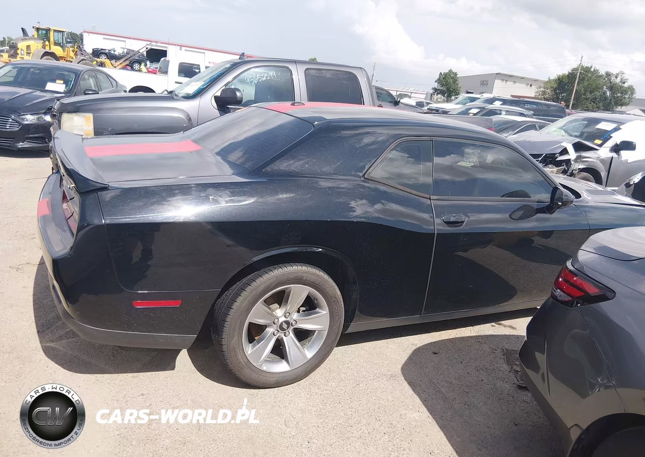 2018 Dodge Challenger Sxt VIN:2C3CDZAG7JH321679 - 4