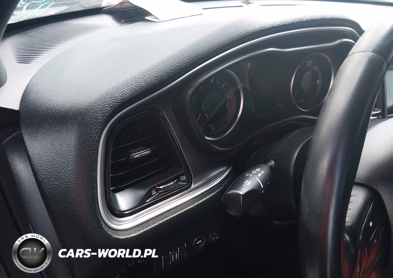 2018 Dodge Challenger Sxt VIN:2C3CDZAG7JH321679 - 7