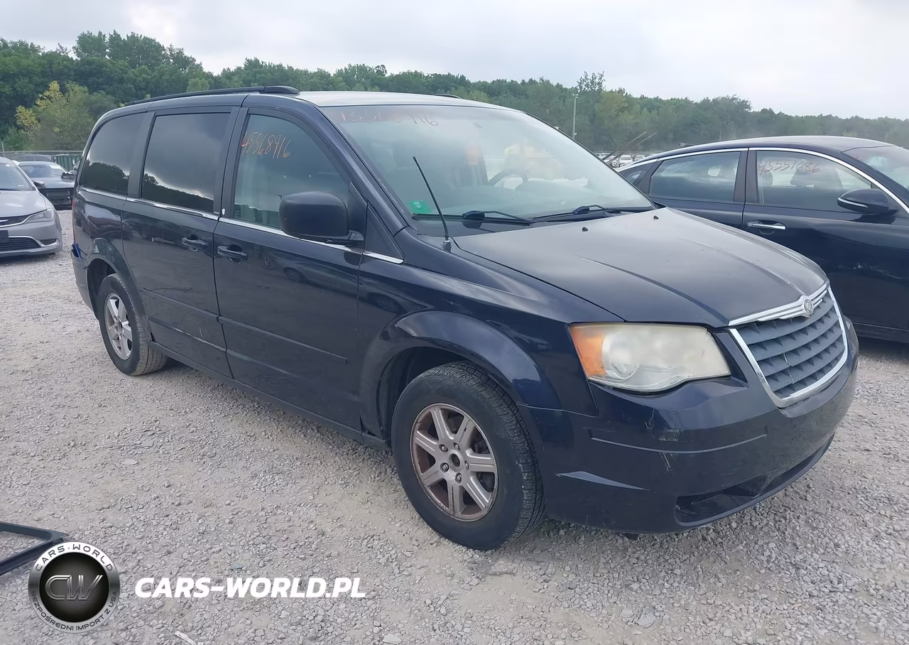 2010 Chrysler Town & Country New Lx