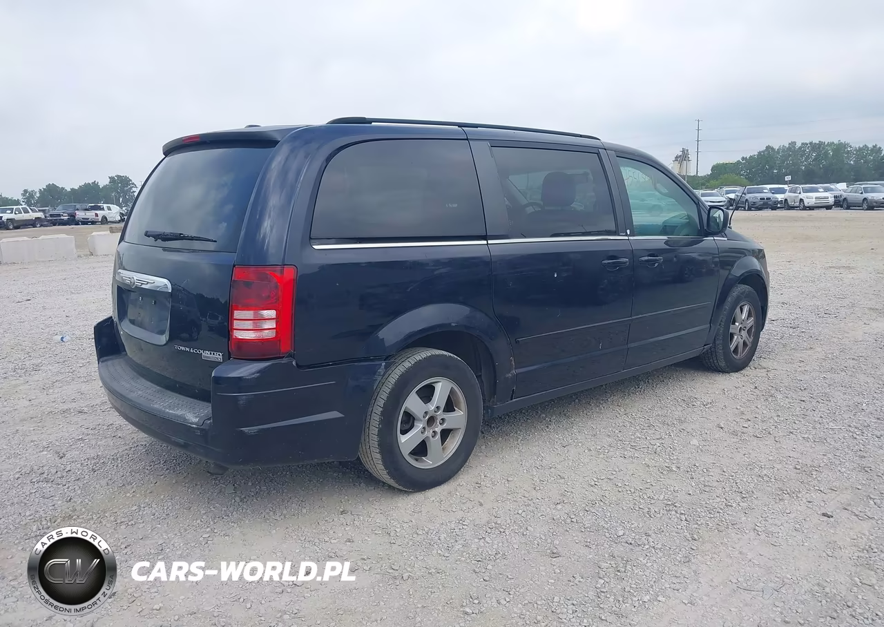 2010 Chrysler Town & Country New Lx VIN:2A4RR2D13AR338389 - 4