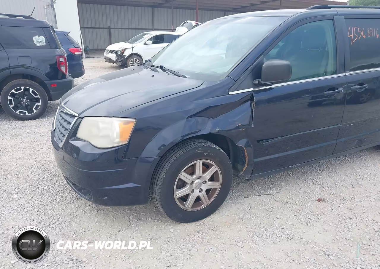 2010 Chrysler Town & Country New Lx VIN:2A4RR2D13AR338389 - 6