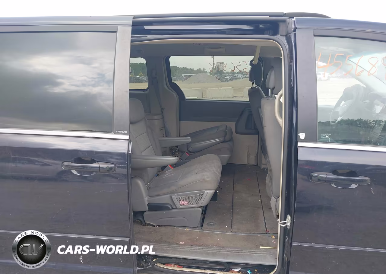 2010 Chrysler Town & Country New Lx VIN:2A4RR2D13AR338389 - 8