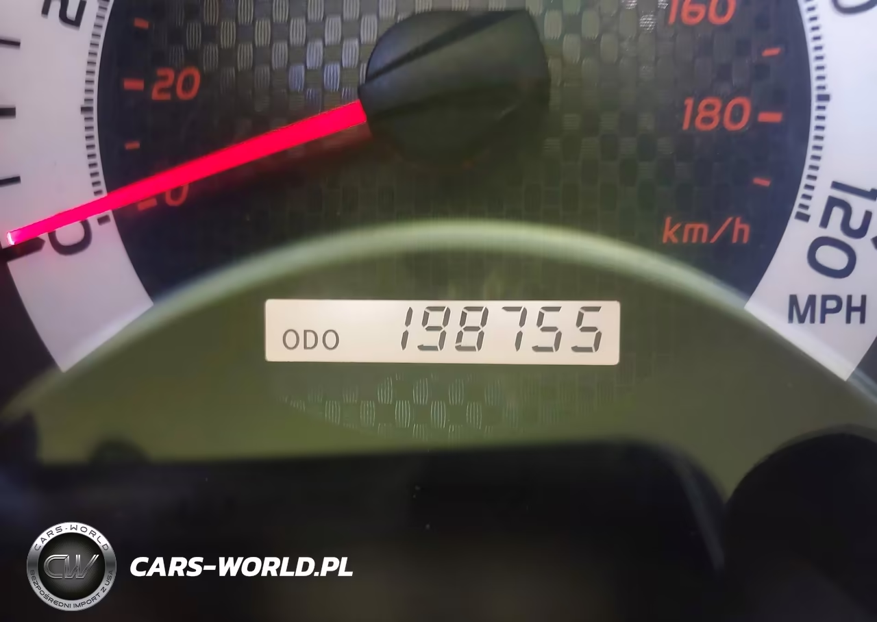 2015 Toyota Tacoma Base V6 VIN:3TMLU4EN7FM174702 - 16