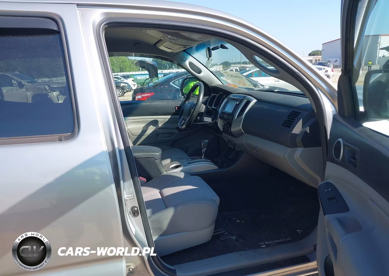 2015 Toyota Tacoma Base V6 VIN:3TMLU4EN7FM174702 - 5