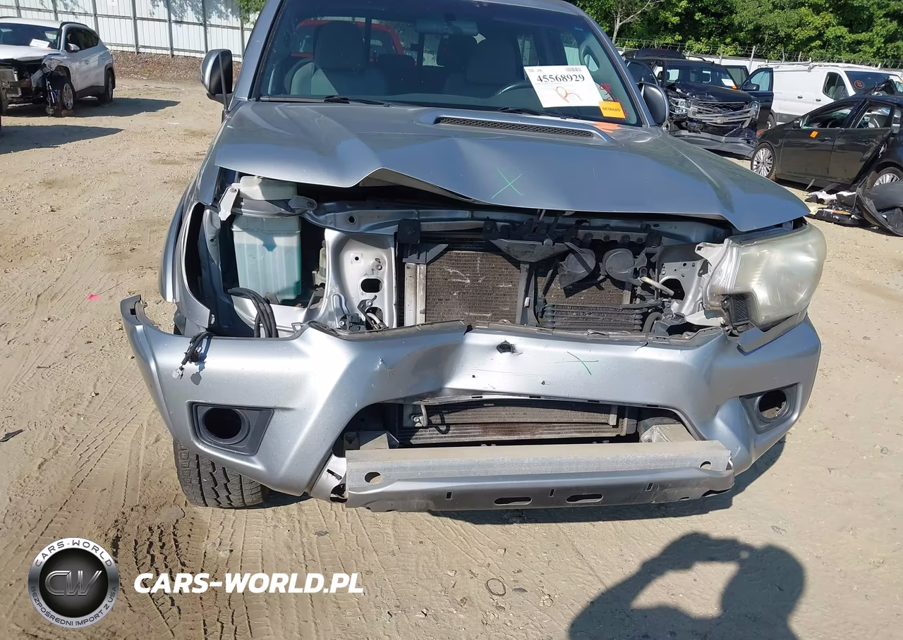 2015 Toyota Tacoma Base V6 VIN:3TMLU4EN7FM174702 - 6