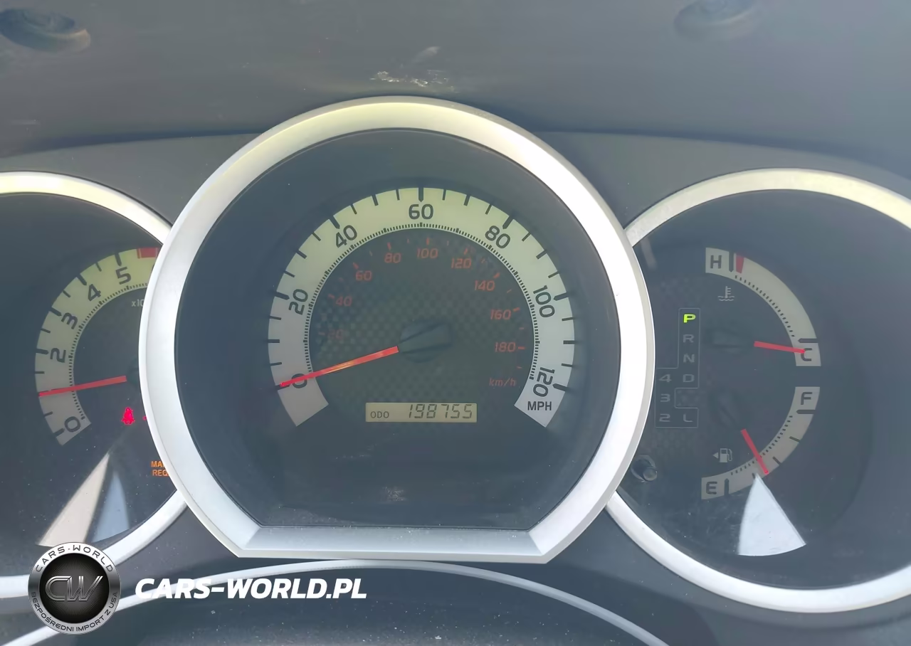 2015 Toyota Tacoma Base V6 VIN:3TMLU4EN7FM174702 - 7