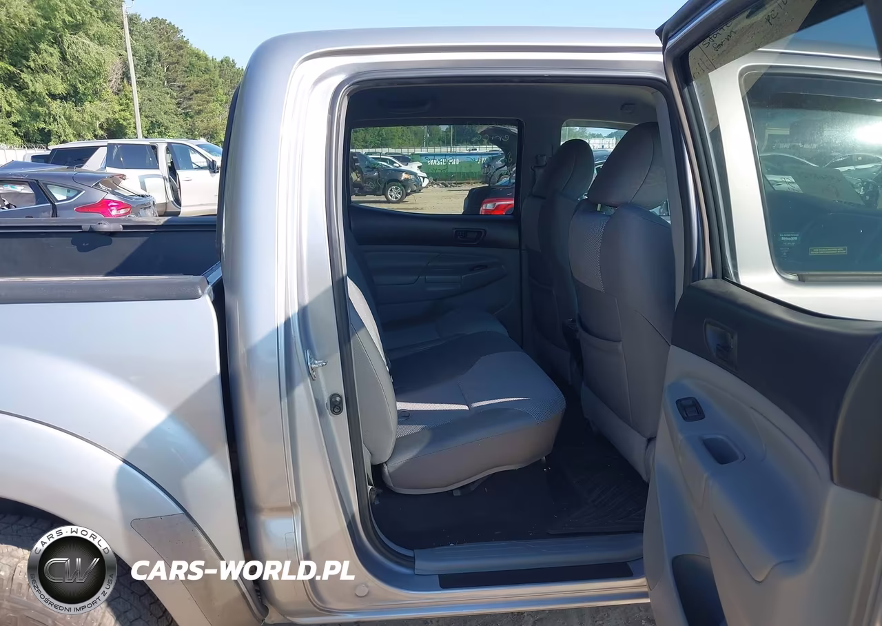 2015 Toyota Tacoma Base V6 VIN:3TMLU4EN7FM174702 - 8