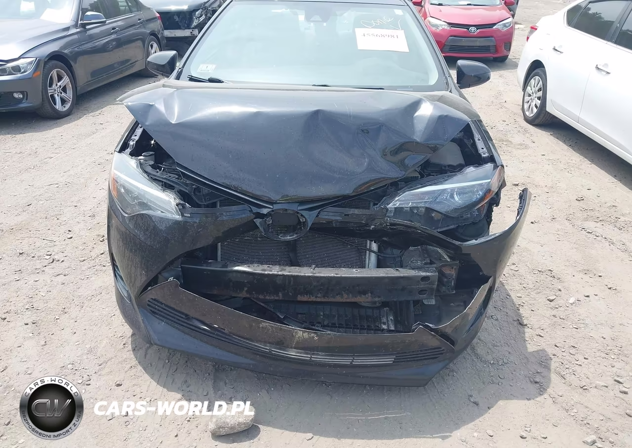 2018 Toyota Corolla Le VIN:2T1BURHE6JC083068 - 12