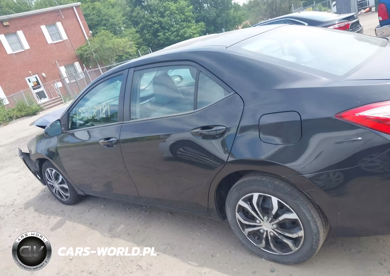 2018 Toyota Corolla Le VIN:2T1BURHE6JC083068 - 14
