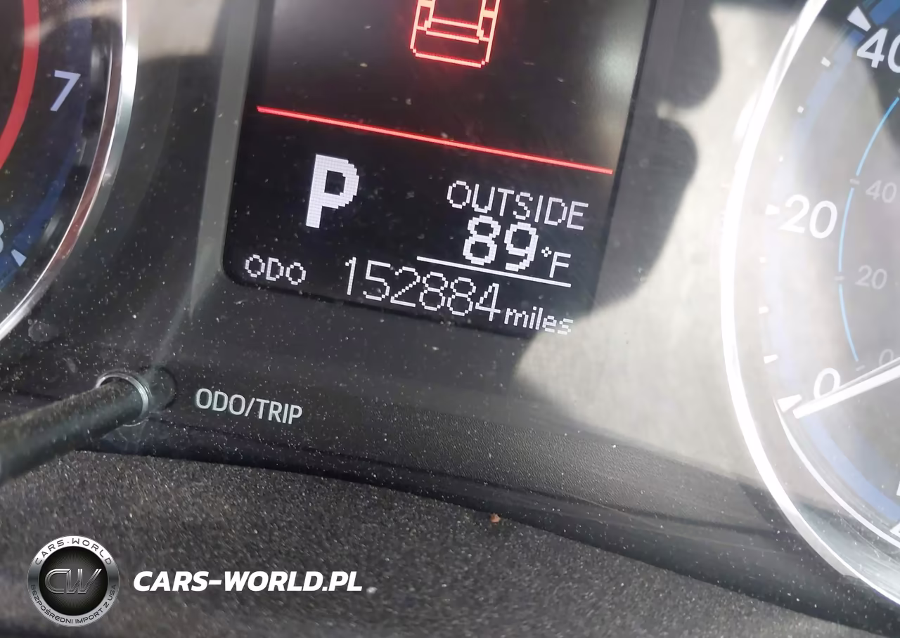 2018 Toyota Corolla Le VIN:2T1BURHE6JC083068 - 15