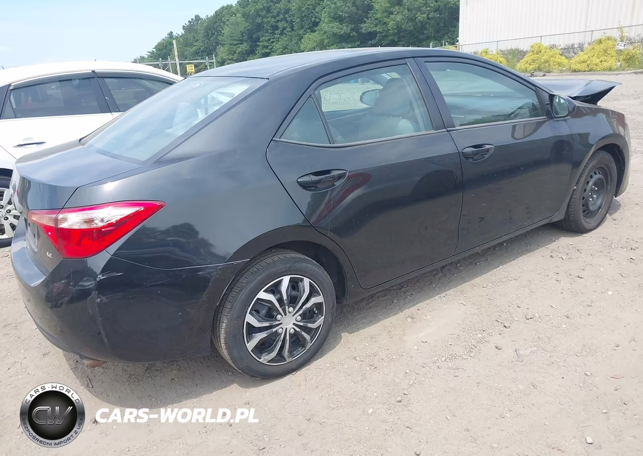 2018 Toyota Corolla Le VIN:2T1BURHE6JC083068 - 4