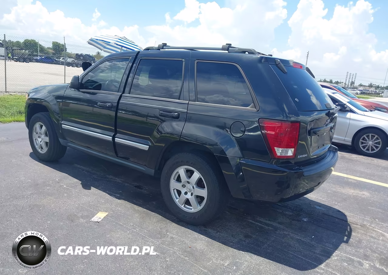 2010 Jeep Grand Cherokee Laredo VIN:1J4PS4GKXAC124309 - 3
