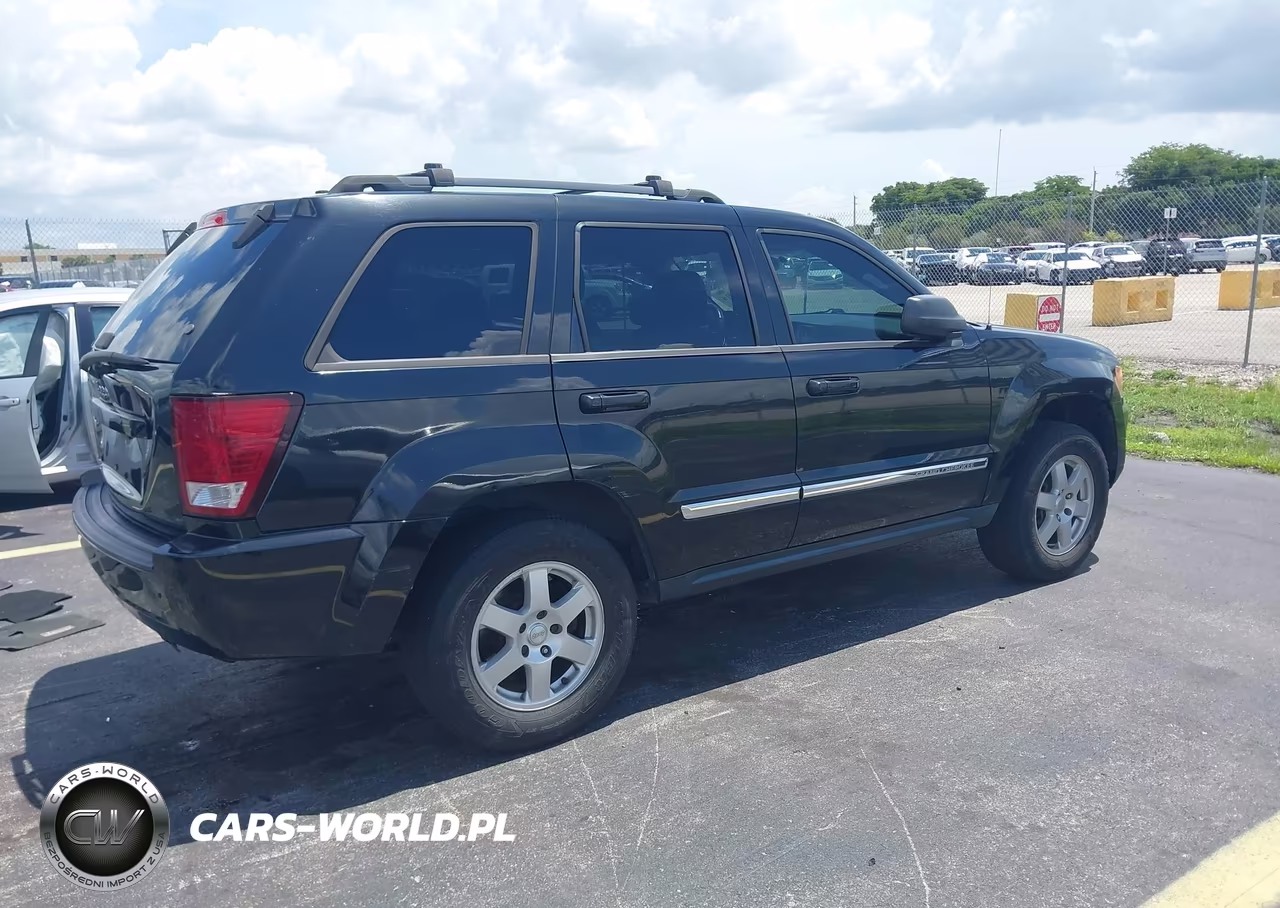 2010 Jeep Grand Cherokee Laredo VIN:1J4PS4GKXAC124309 - 4