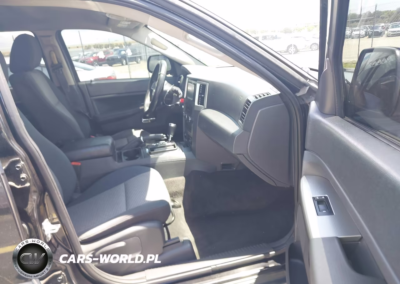 2010 Jeep Grand Cherokee Laredo VIN:1J4PS4GKXAC124309 - 5