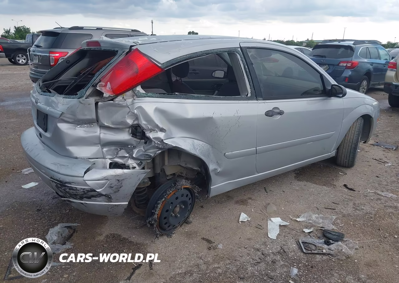 2005 Ford Focus Zx3 VIN:3FAHP31N35R146237 - 4