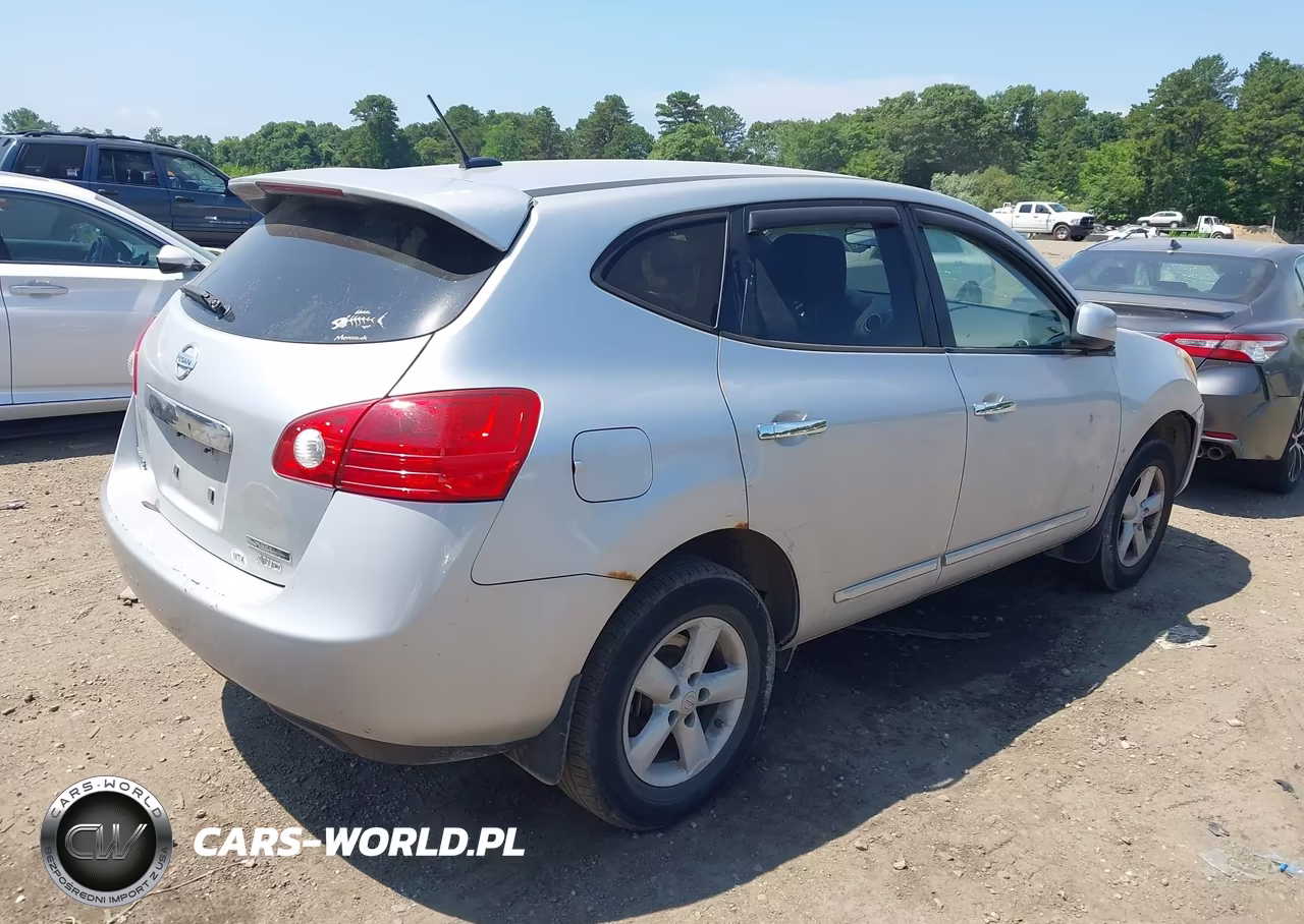 2013 Nissan Rogue S VIN:JN8AS5MV4DW647591 - 4