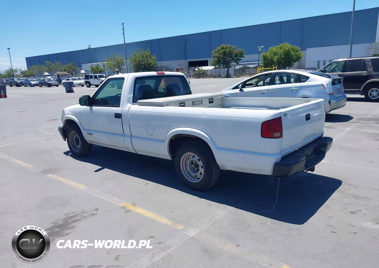 2002 Chevrolet S-10 VIN:1GCCS14W928208376 - 3