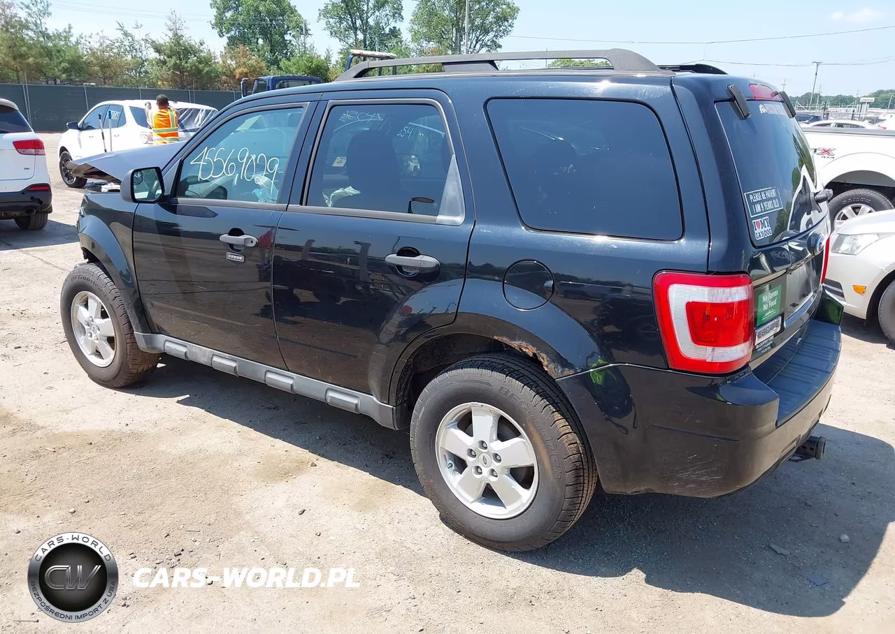2010 Ford Escape Xlt VIN:1FMCU0D70AKD43143 - 3
