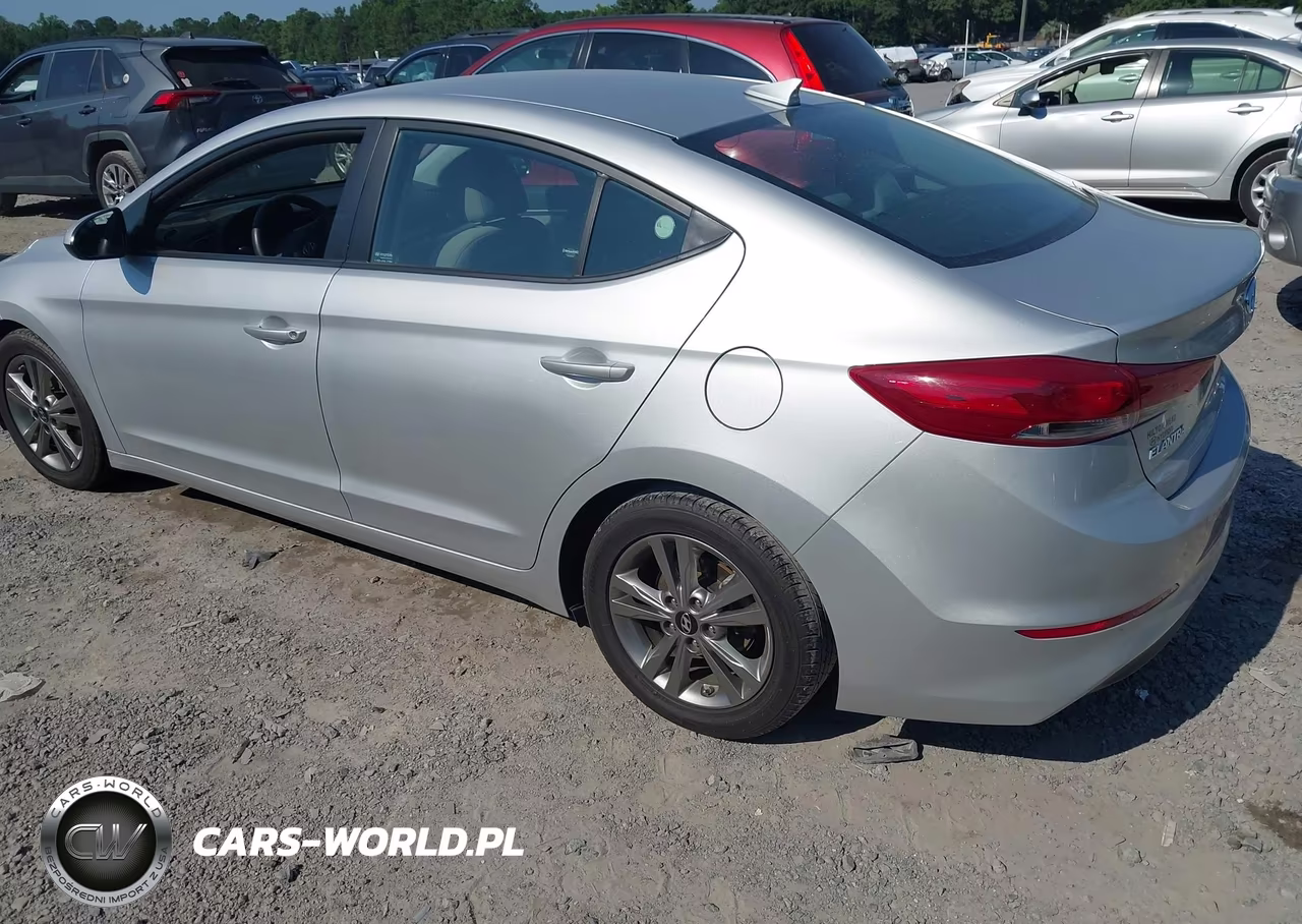 2018 Hyundai Elantra Sel VIN:5NPD84LF0JH275275 - 3