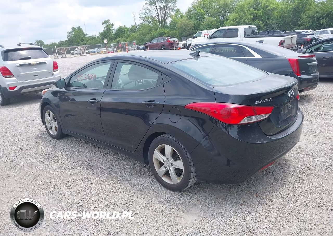 2013 Hyundai Elantra Gls VIN:KMHDH4AE1DU915817 - 3