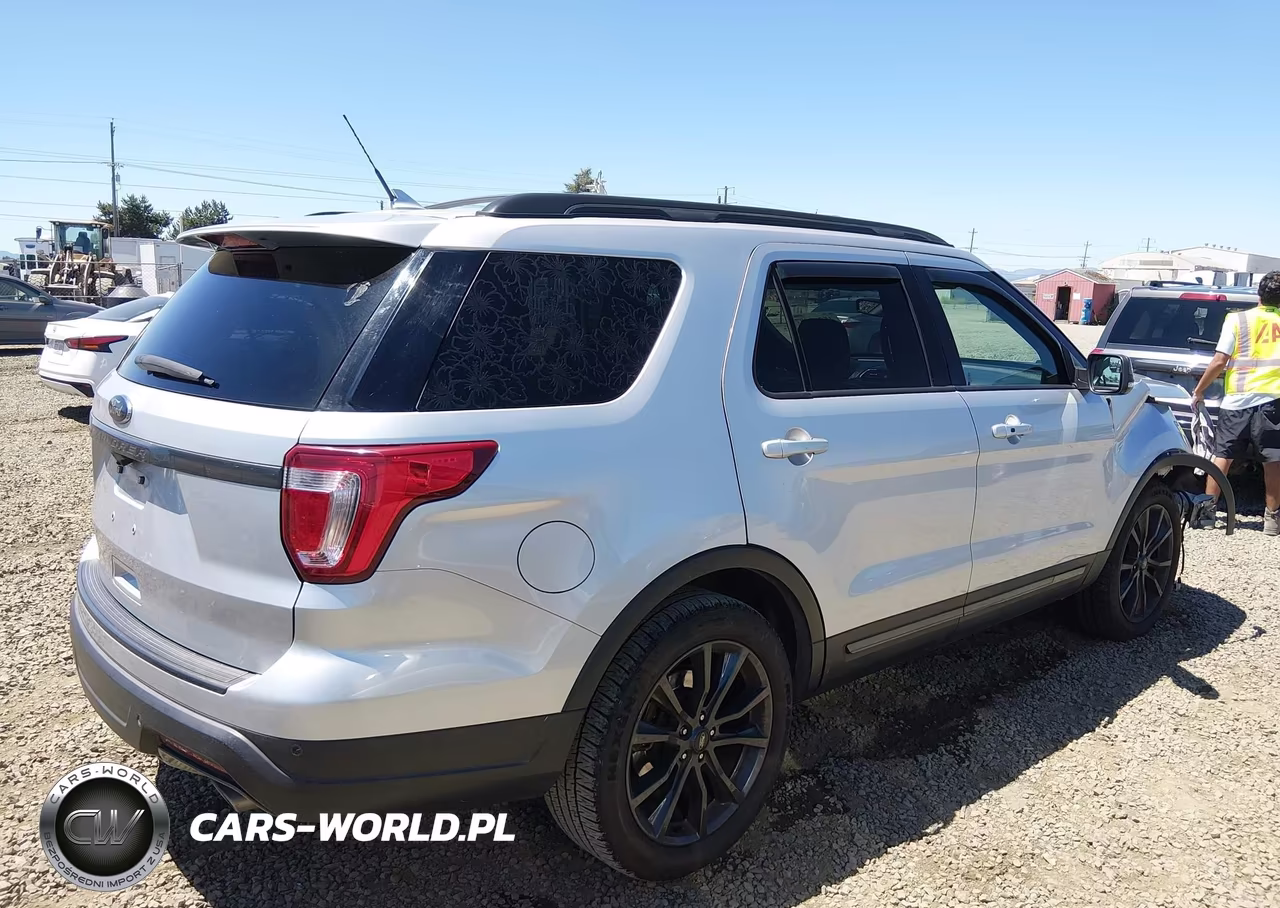 2018 Ford Explorer Xlt VIN:1FM5K7D80JGC72206 - 4