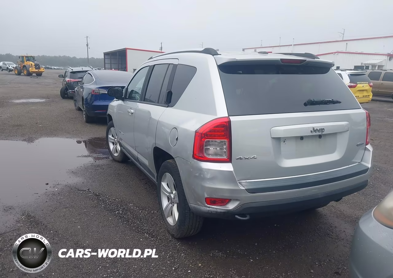 2011 Jeep Compass VIN:1J4NF1FB3BD154372 - 3