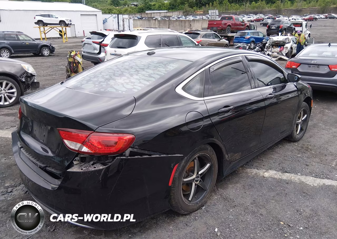 2016 Chrysler 200 Limited VIN:1C3CCCABXGN121884 - 4