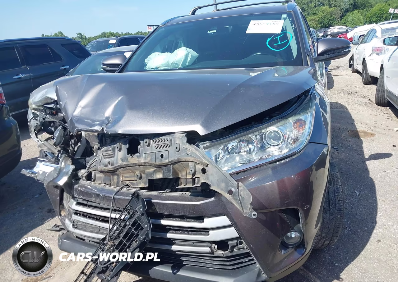 2018 Toyota Highlander Xle VIN:5TDJZRFH5JS561577 - 12