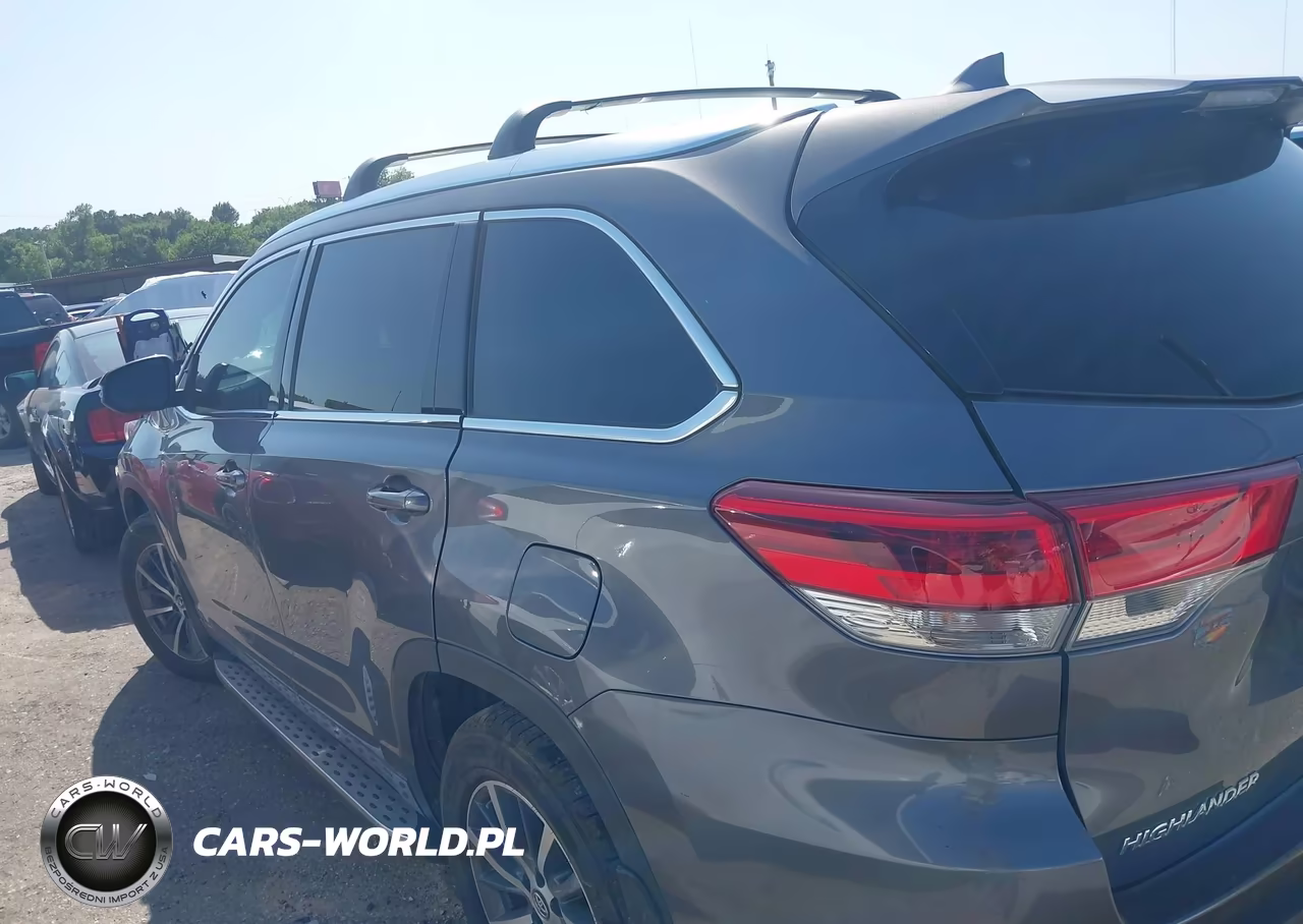 2018 Toyota Highlander Xle VIN:5TDJZRFH5JS561577 - 14