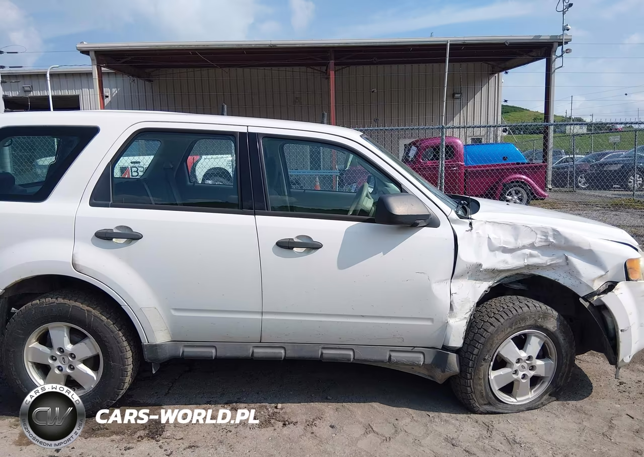 2010 Ford Escape Xls VIN:1FMCU9C73AKC90007 - 13