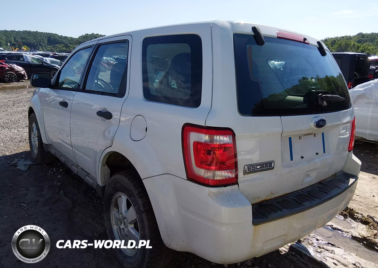 2010 Ford Escape Xls VIN:1FMCU9C73AKC90007 - 3