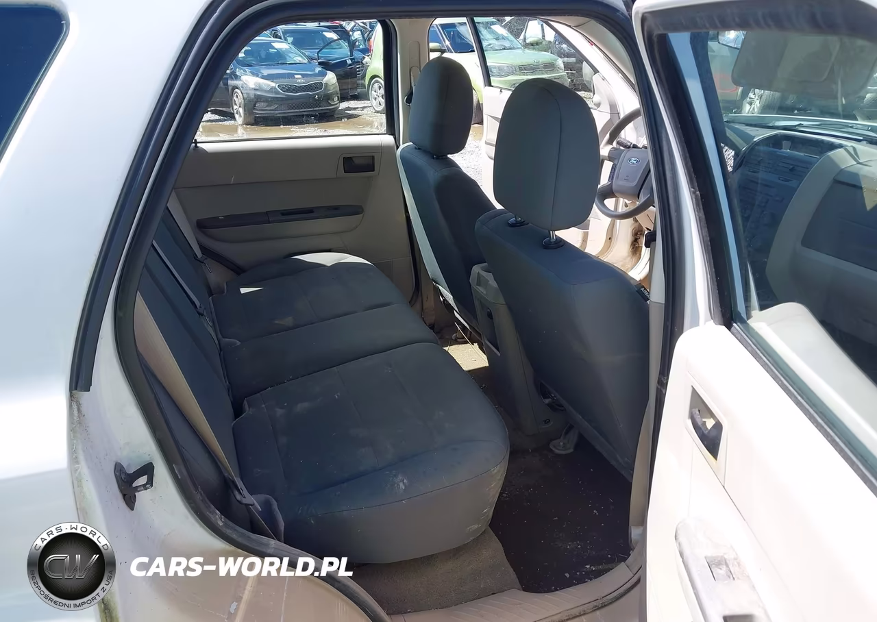 2010 Ford Escape Xls VIN:1FMCU9C73AKC90007 - 8