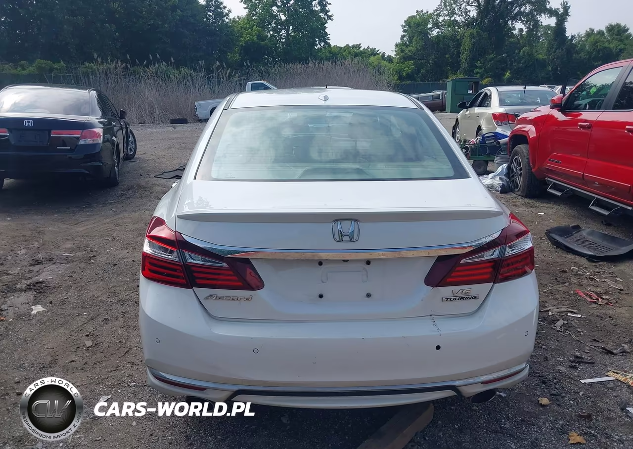 2016 Honda Accord Touring VIN:1HGCR3F91GA013775 - 17