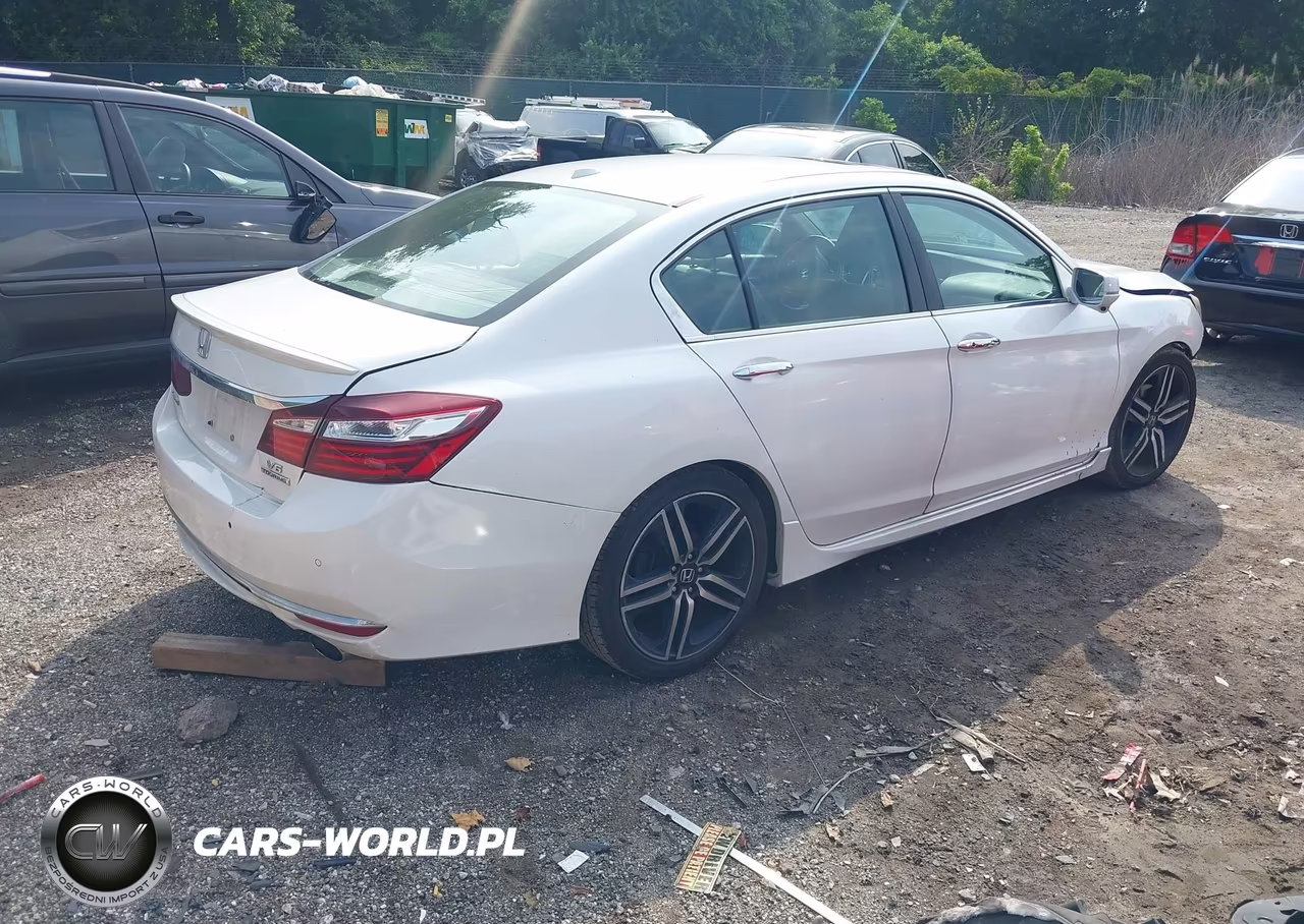 2016 Honda Accord Touring VIN:1HGCR3F91GA013775 - 4