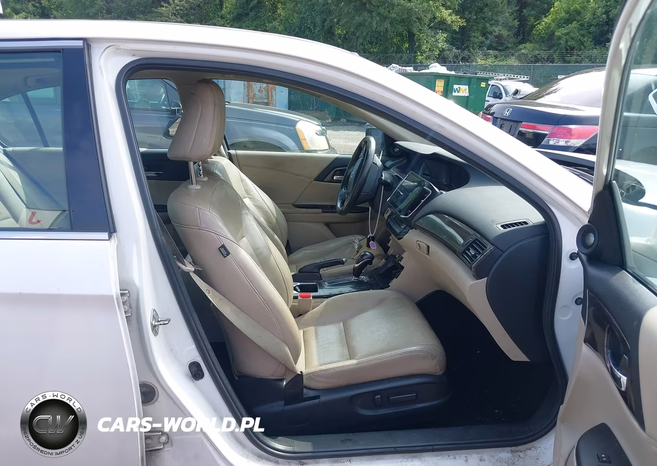 2016 Honda Accord Touring VIN:1HGCR3F91GA013775 - 5