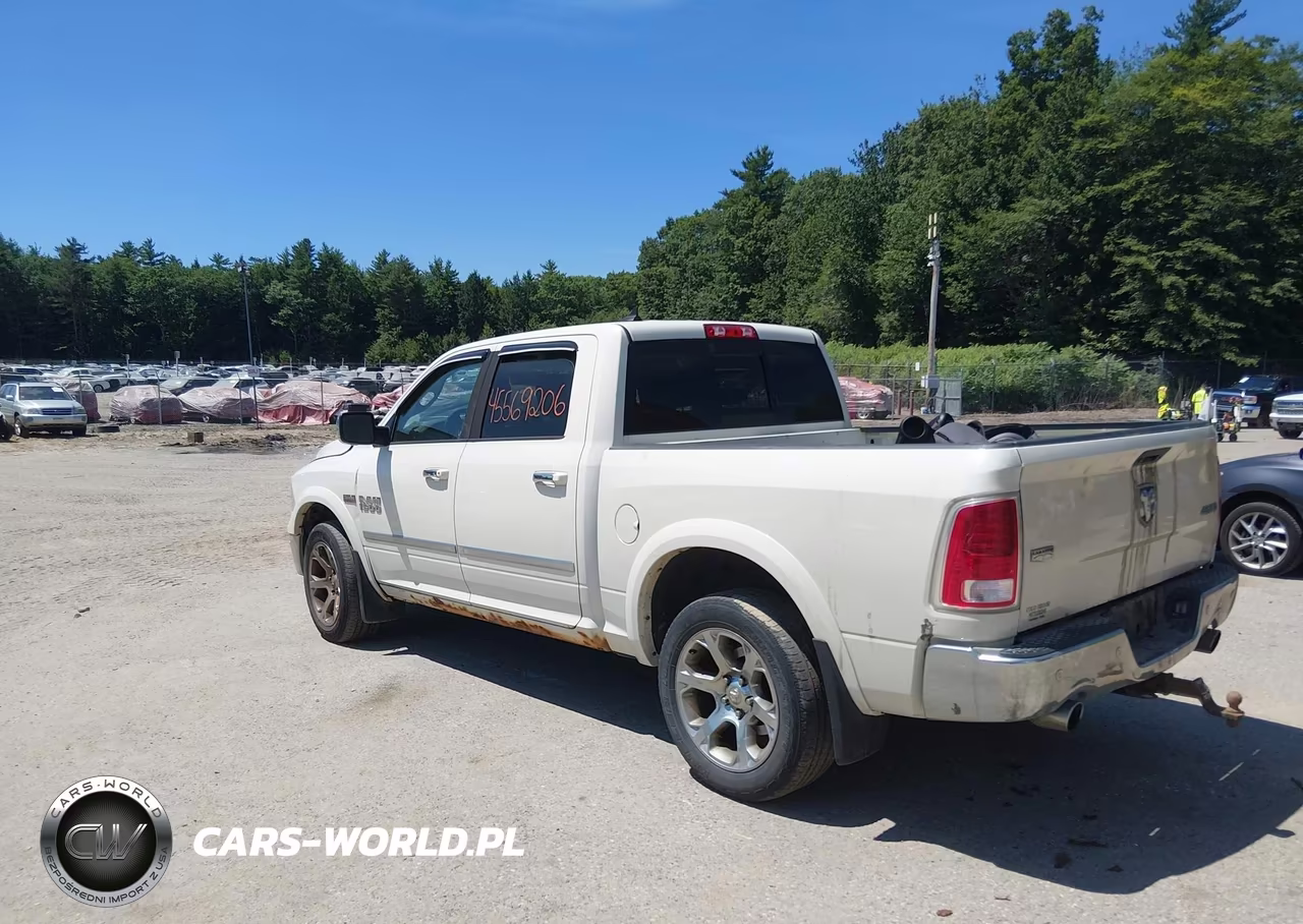 2016 Ram 1500 Laramie VIN:1C6RR7NT8GS380770 - 3