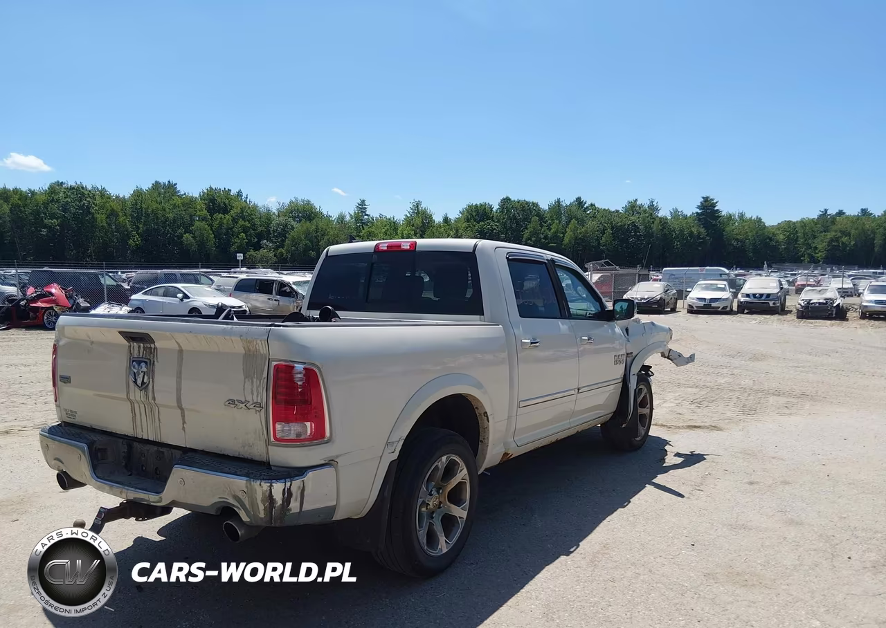 2016 Ram 1500 Laramie VIN:1C6RR7NT8GS380770 - 4