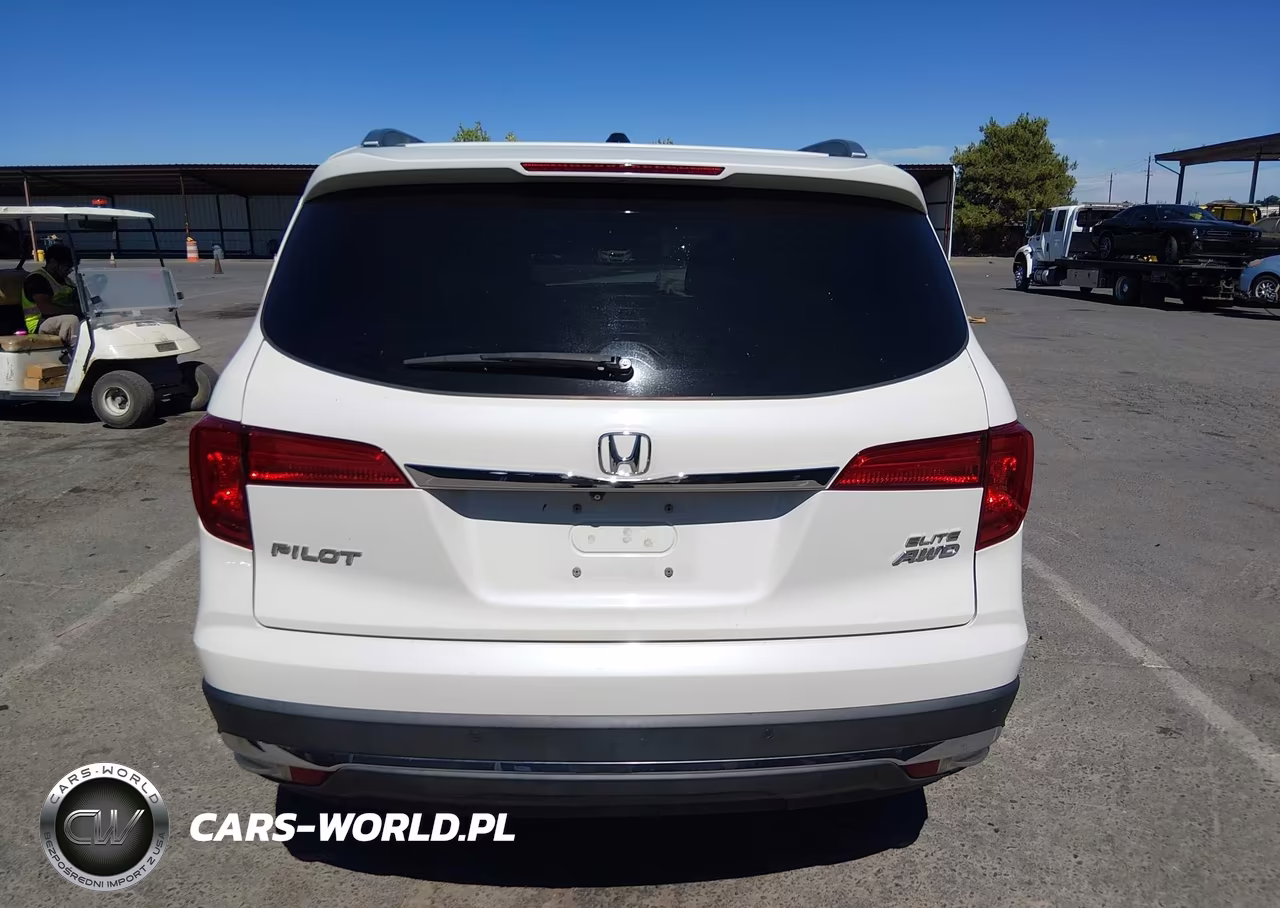 2016 Honda Pilot Elite VIN:5FNYF6H05GB069612 - 16