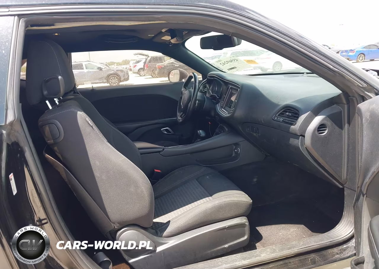 2018 Dodge Challenger Sxt VIN:2C3CDZAG9JH131866 - 5