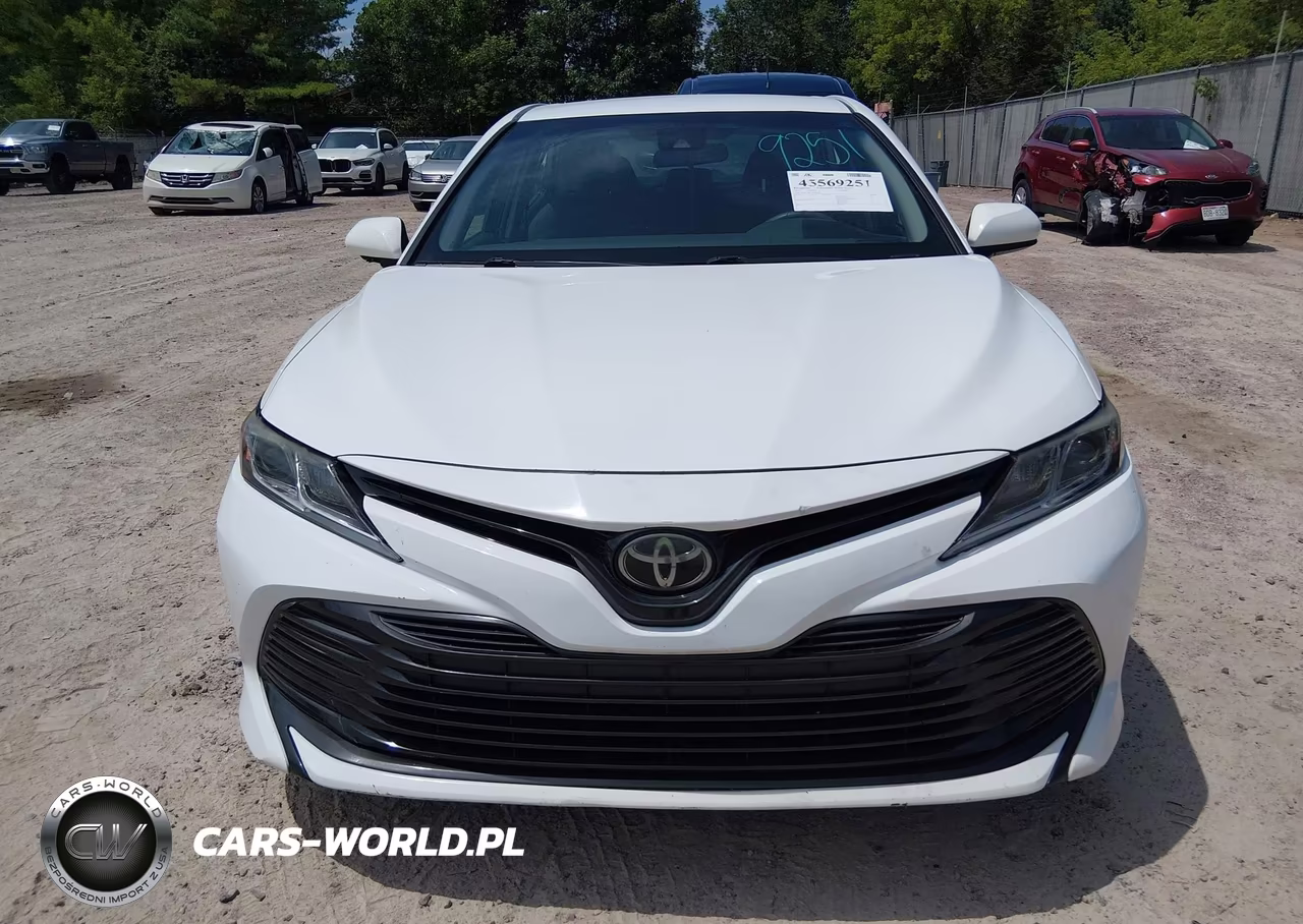 2018 Toyota Camry Le VIN:4T1B11HK7JU091842 - 13