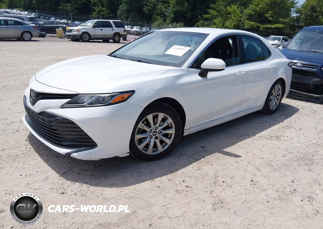 2018 Toyota Camry Le VIN:4T1B11HK7JU091842 - 2