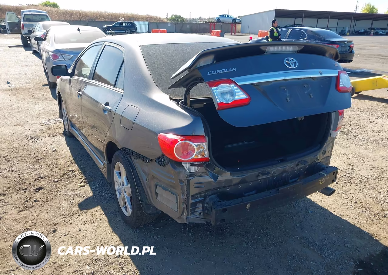 2013 Toyota Corolla S VIN:5YFBU4EE8DP204923 - 3