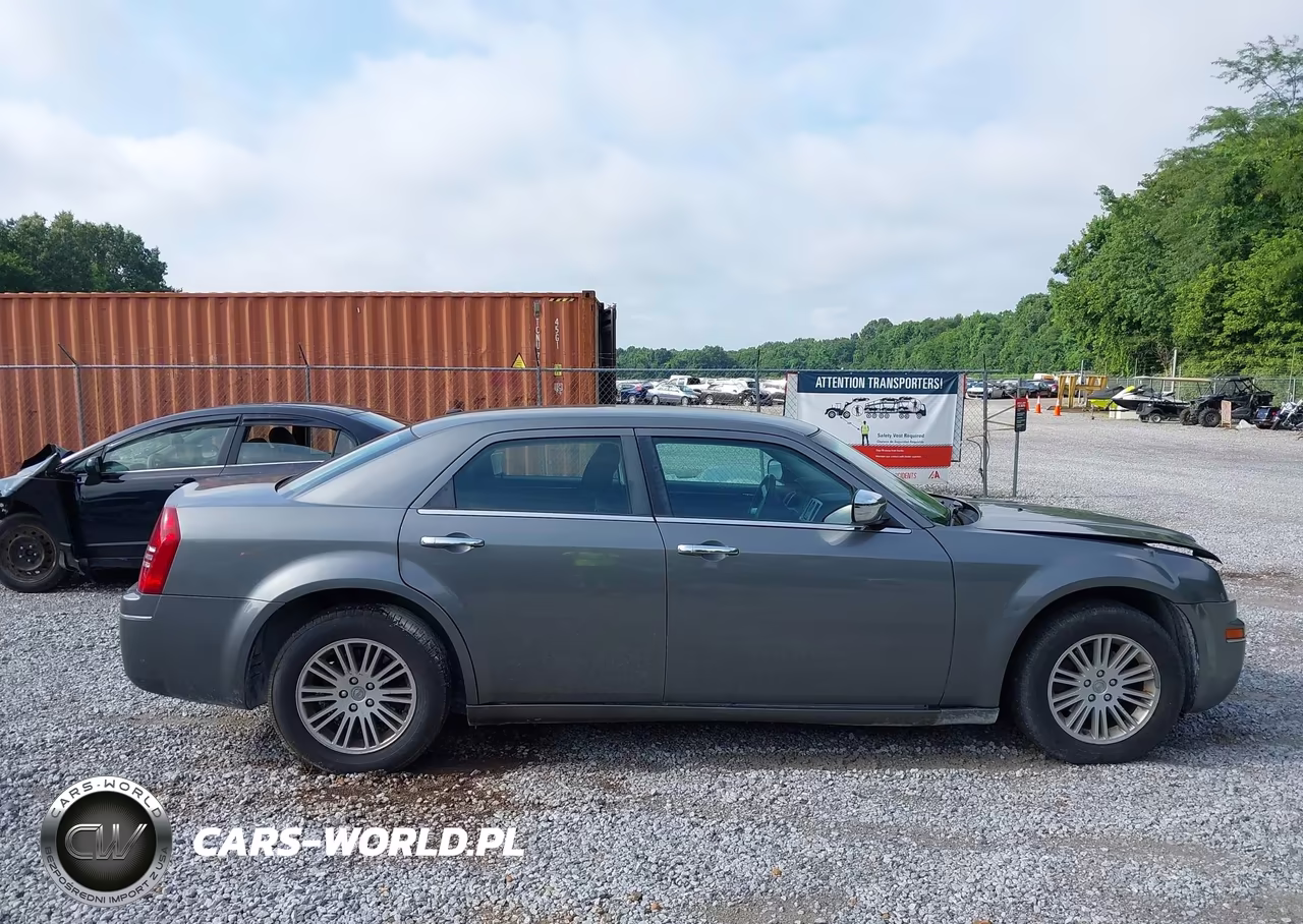 2010 Chrysler 300 Touring Plus VIN:2C3CA1CV9AH318935 - 14