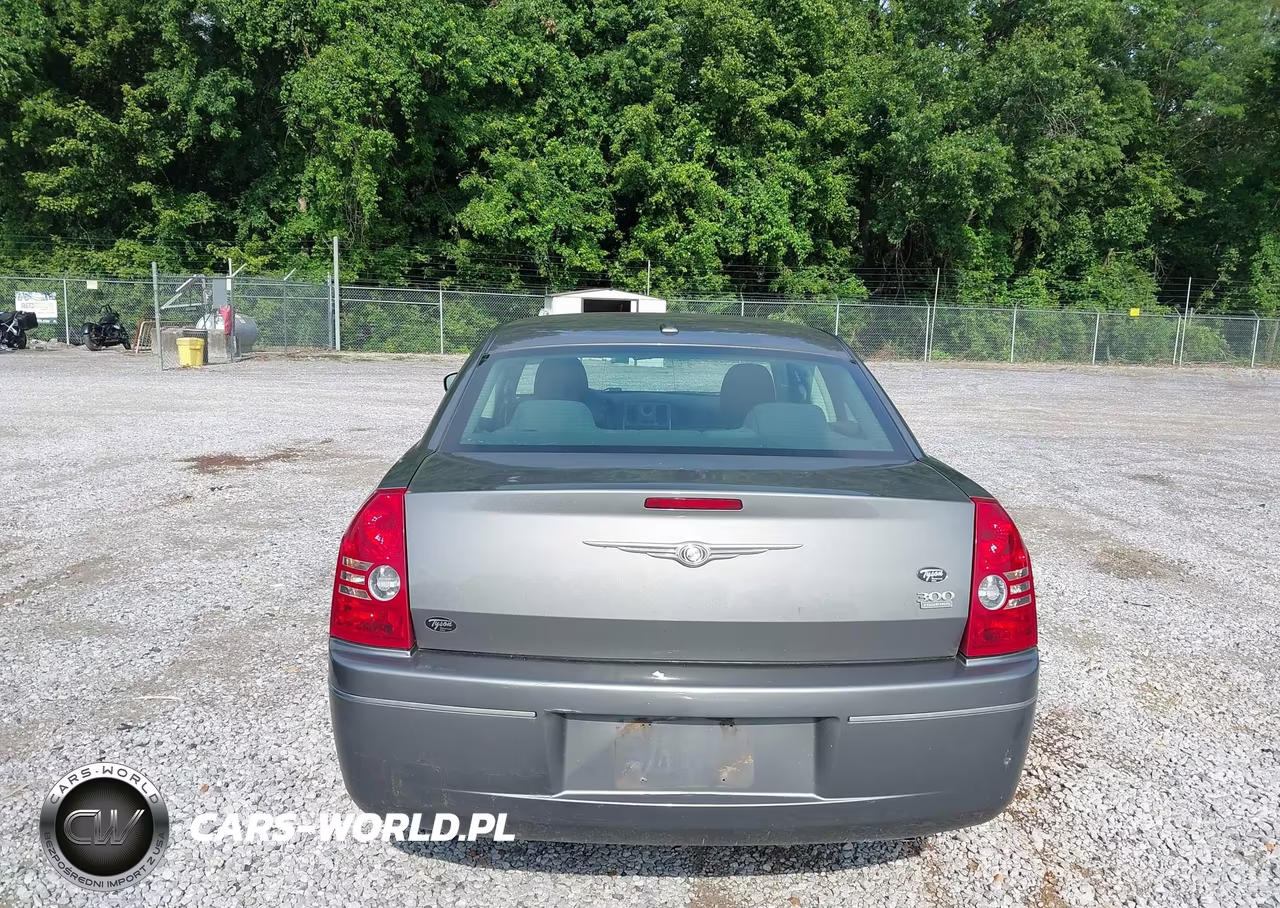 2010 Chrysler 300 Touring Plus VIN:2C3CA1CV9AH318935 - 17