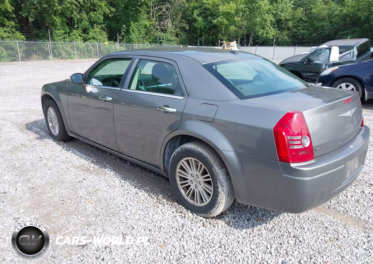 2010 Chrysler 300 Touring Plus VIN:2C3CA1CV9AH318935 - 3