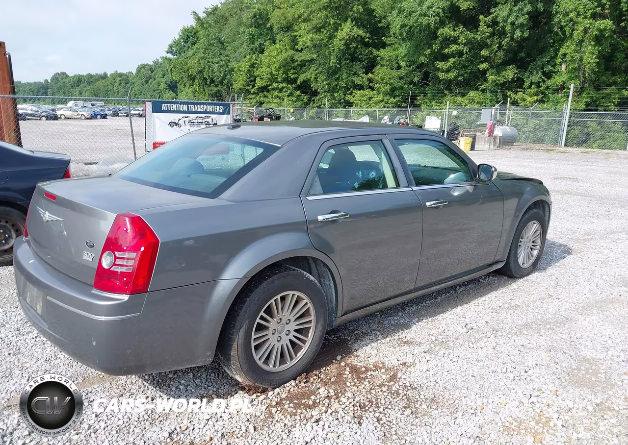 2010 Chrysler 300 Touring Plus VIN:2C3CA1CV9AH318935 - 4