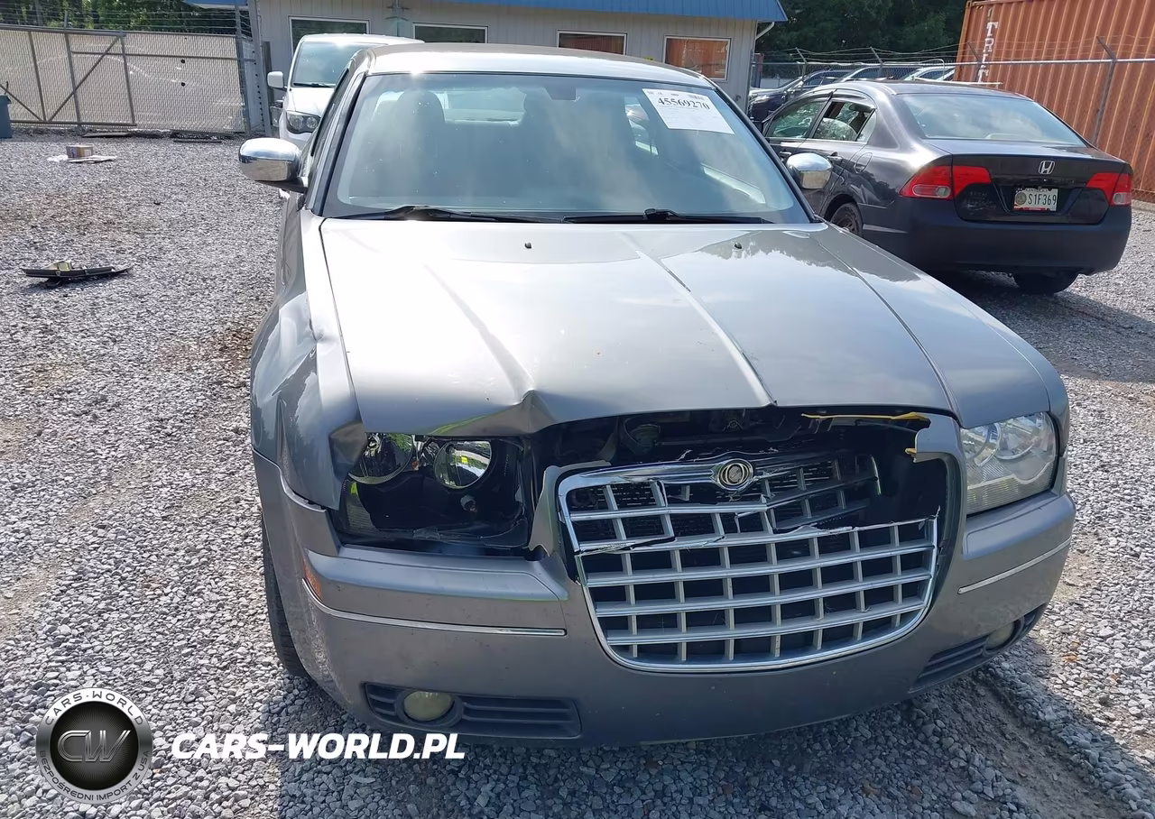 2010 Chrysler 300 Touring Plus VIN:2C3CA1CV9AH318935 - 6