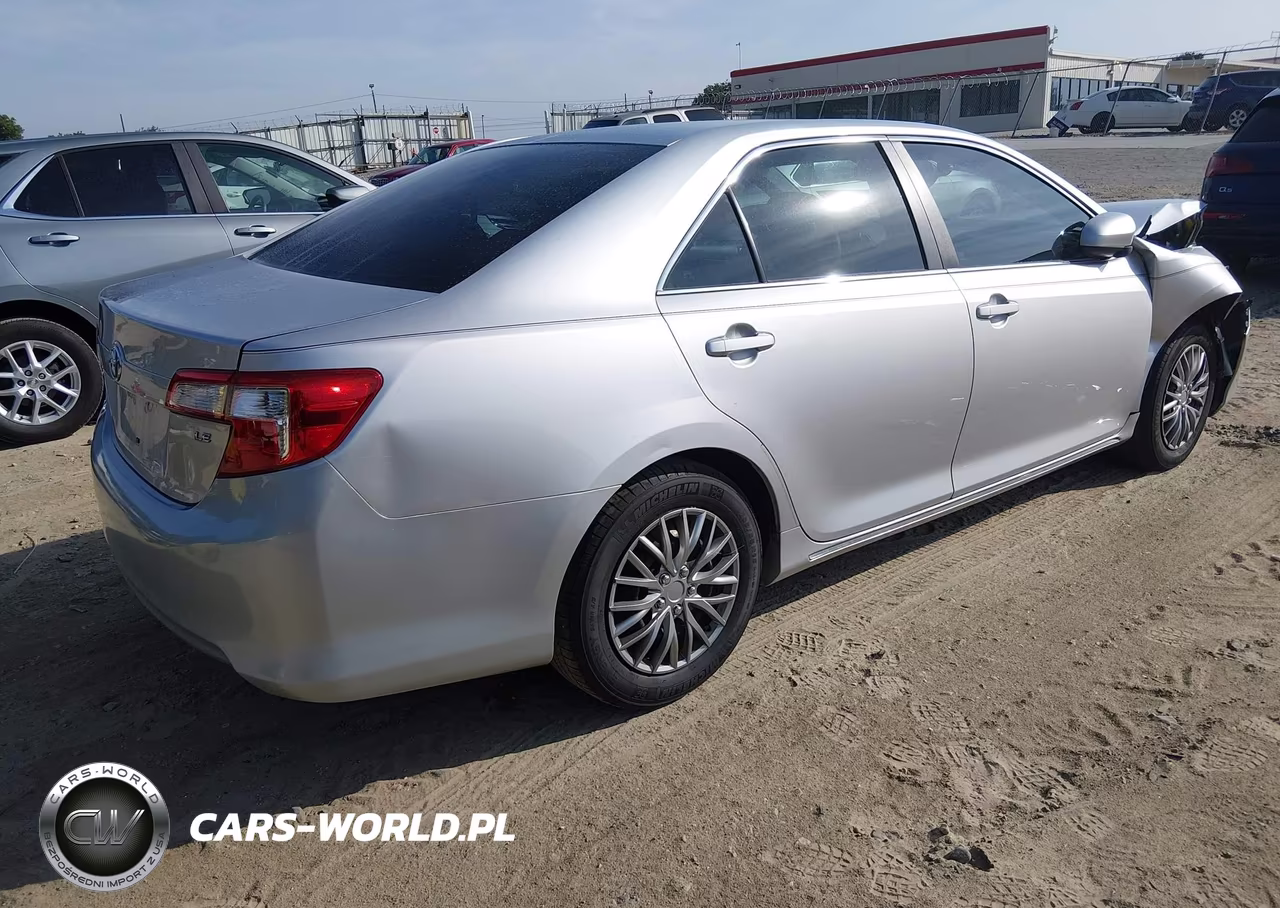 2013 Toyota Camry Le VIN:4T4BF1FK6DR312054 - 4